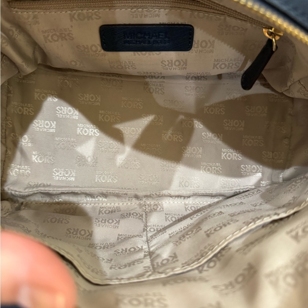 Michael Kors navel blue shoulder and handle bag - Picture 3 of 4